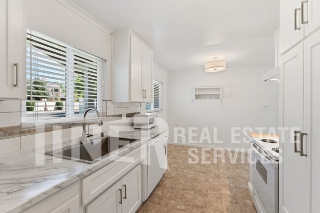 Building Photo - 6000 Coyle Ave