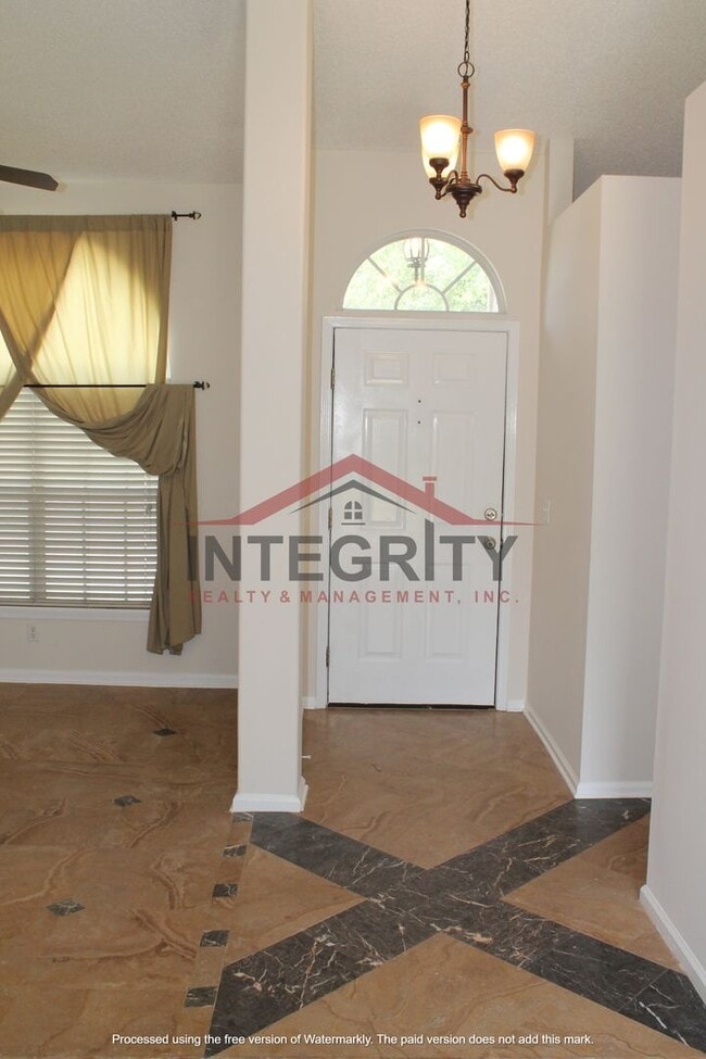 Building Photo - 3 bed/2.5 bath in Lake Asbury