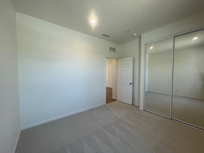Building Photo - Victorville New Construction 5 bedroom!