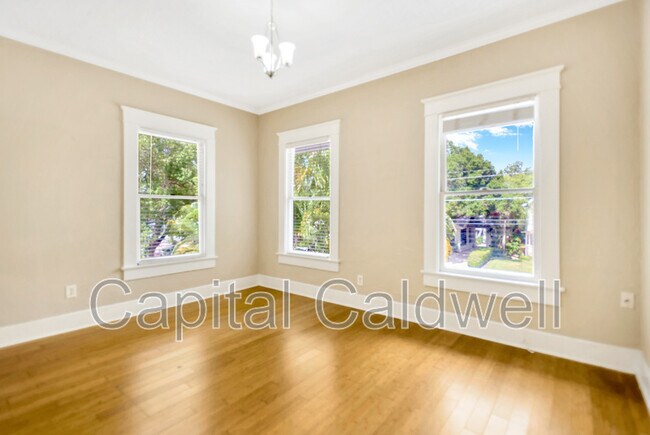 Building Photo - 911 S Rome Ave