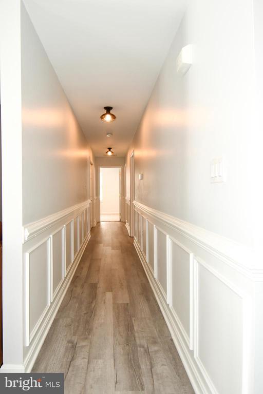 Building Photo - 10049 Meleen Dr