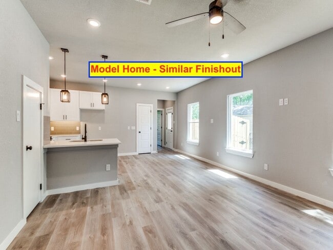 Building Photo - Yasmin Court Townhomes