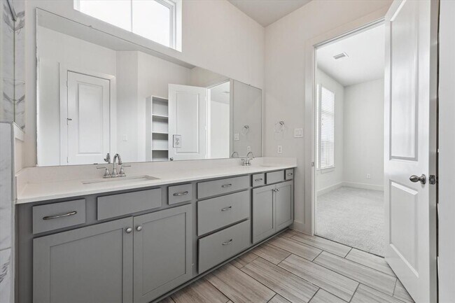 Building Photo - 6019 Cypress St