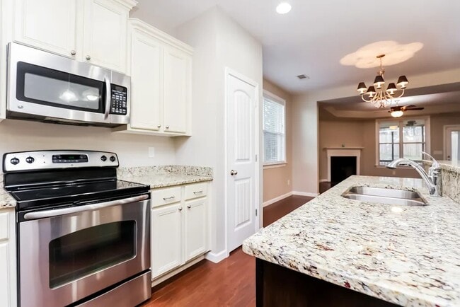 Building Photo - 4331 Silver Oaks Dr