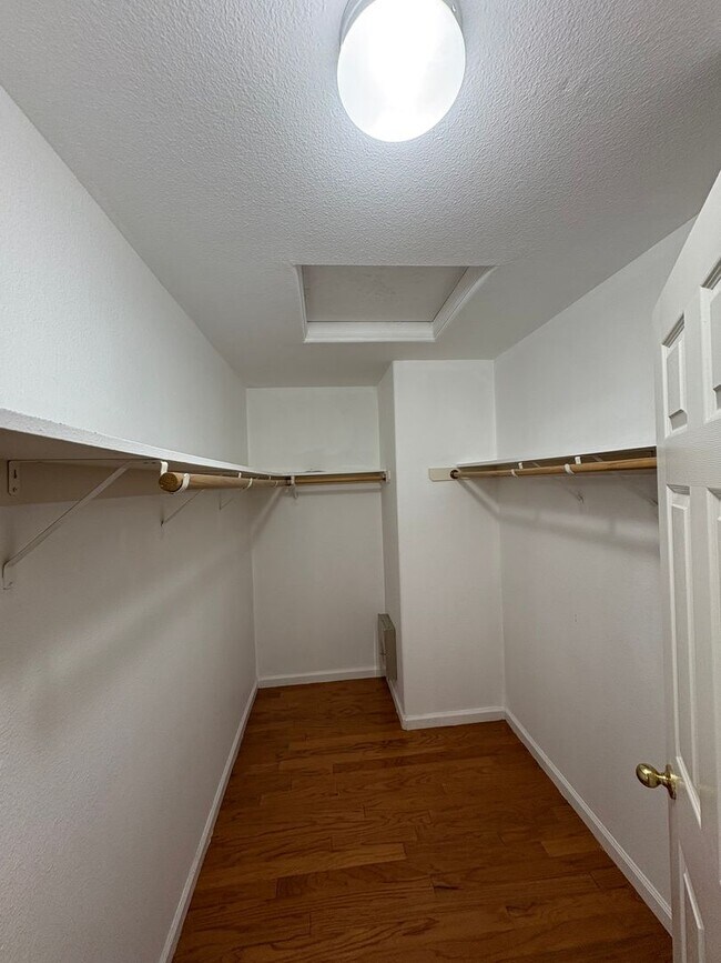 Building Photo - Beautiful 4 Bedroom coming soon!