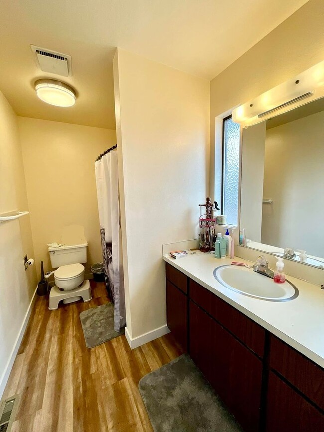 Building Photo - Elks Duplex (ED)