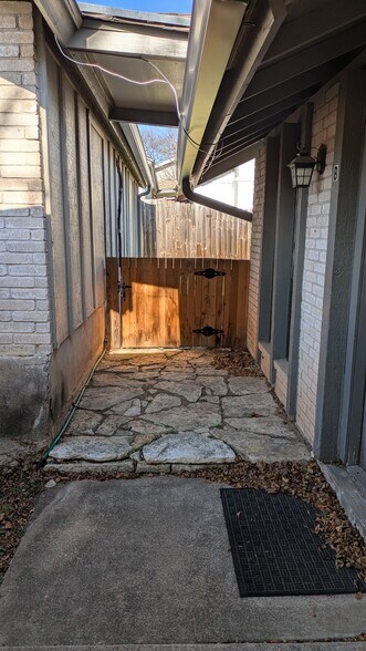 Building Photo - 6407 Auburn Dr