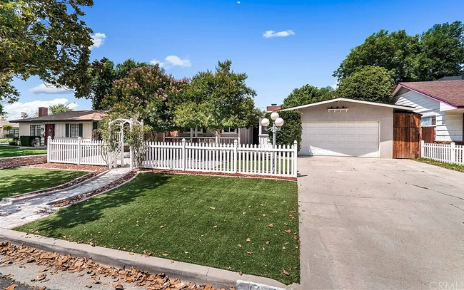 Primary Photo - 4775 Oakwood Pl