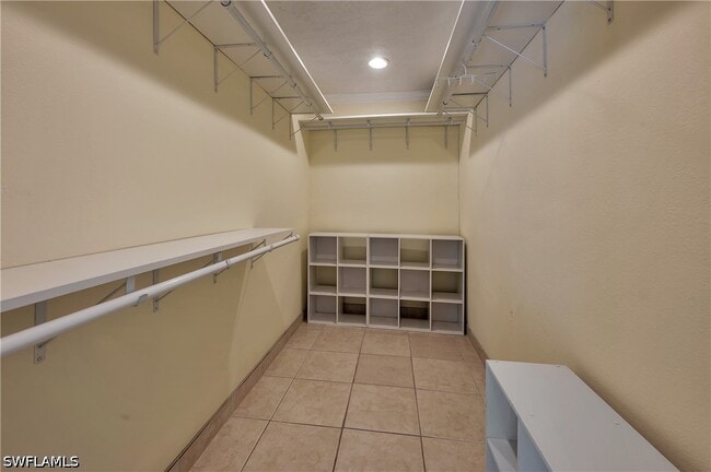 Building Photo - 639 Pompano Dr