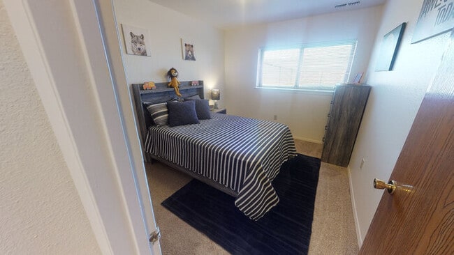 Building Photo - 393 Mickelson Ct