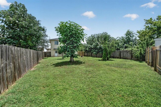 Building Photo - 2412 Kale Dr
