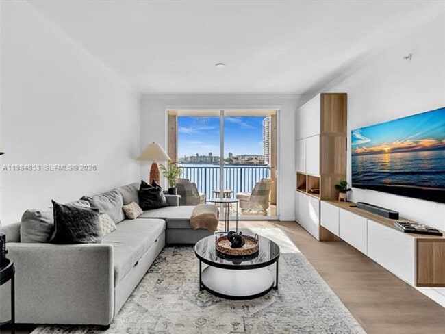 Building Photo - 17150 N Bay Rd