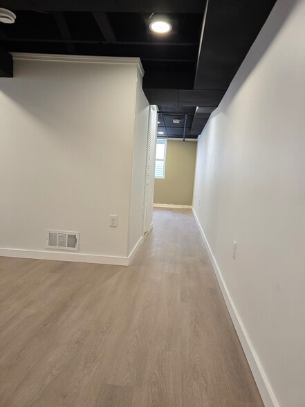 Building Photo - 10535 W Spring Green Rd