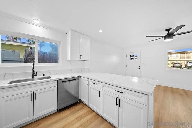Primary Photo - 378-80 7th St