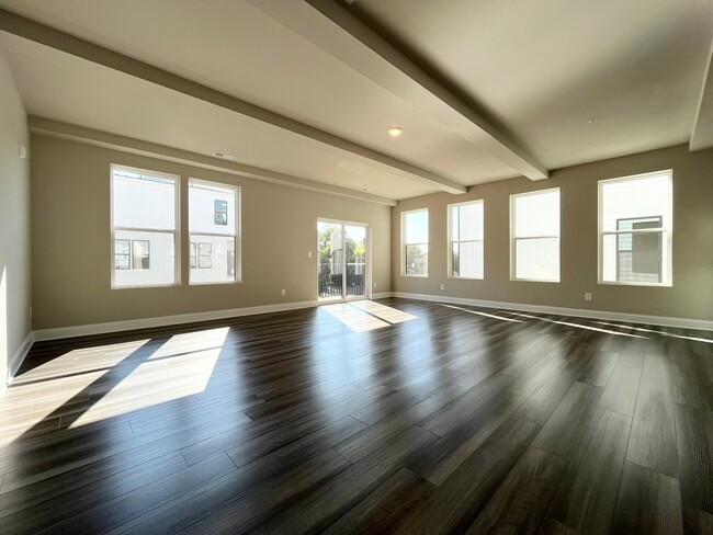 Building Photo - **OFFERING FIRST MONTH'S RENT FREE, $200 MOVE IN PROMOTION & WAIVED APPLICATION FEES** New Constr...