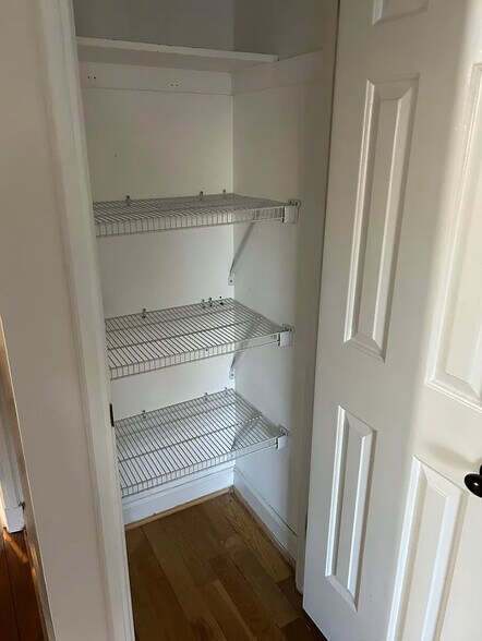 Building Photo - 3024 S Buchanan St