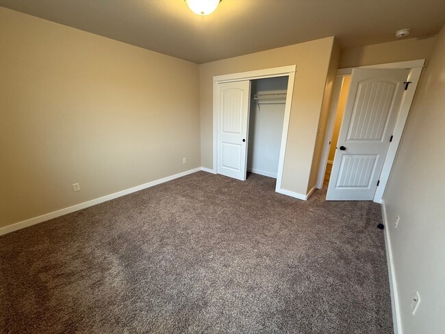 Building Photo - 1188 Forest Glen Dr