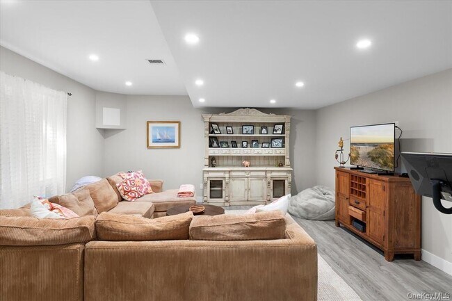 Building Photo - 48 Jessup Ave