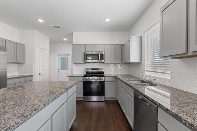 Building Photo - 108 Biscayne Dr