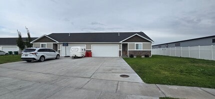 Building Photo - 5 Bedroom 3 Bathroom Home In Idaho Falls, ...