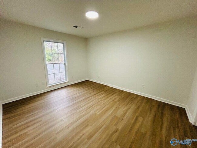 Building Photo - 4422 Bonnell Dr