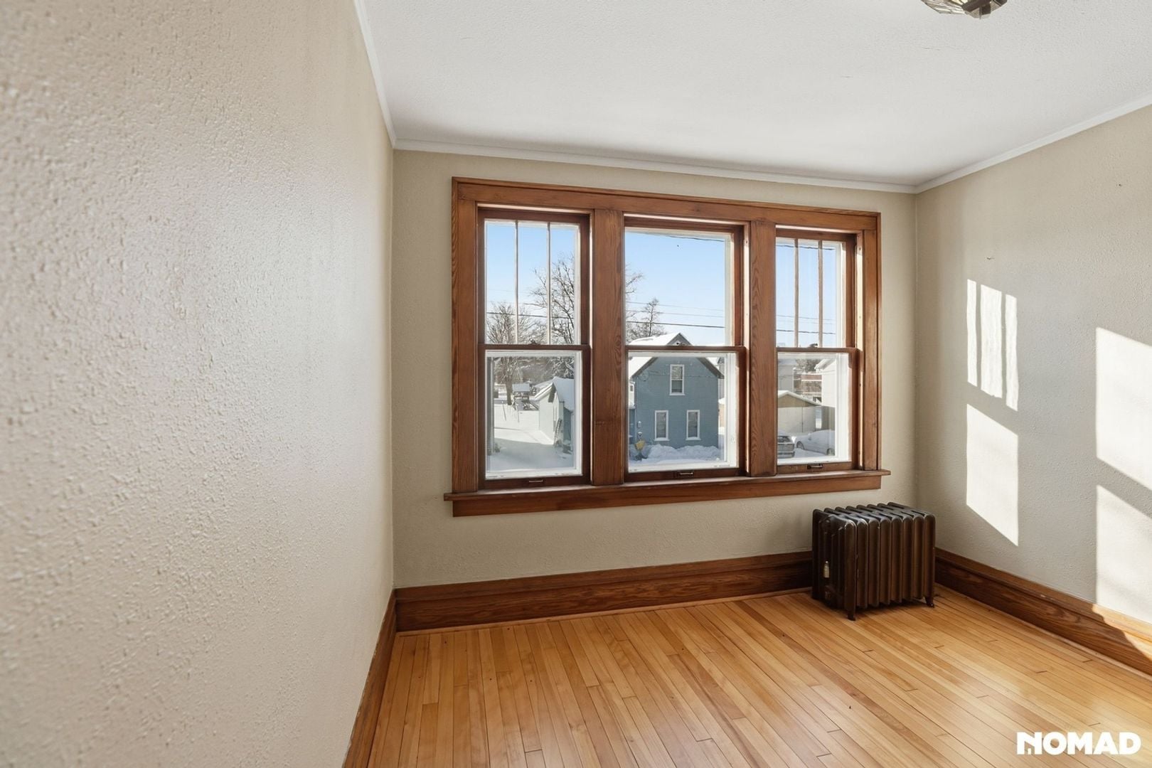 Building Photo - 40 W Lewis St