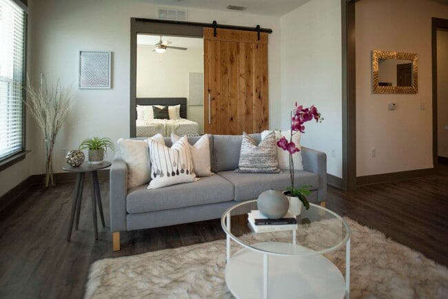 Building Photo - The Central on Orange Lake Apartments in D...