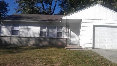 Building Photo - 3 br/1 ba - Great home/Great Space/Great Price