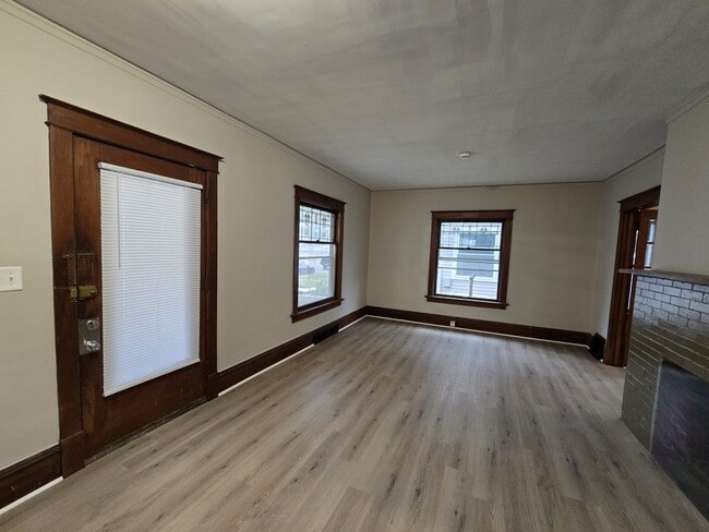 Building Photo - 349 17th St SE