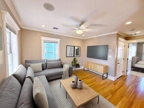 Building Photo - 37 Fenton St