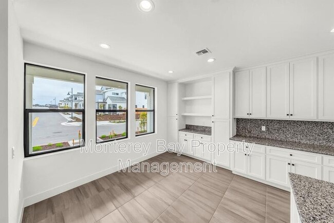 Building Photo - 111 Sea Shell Ave