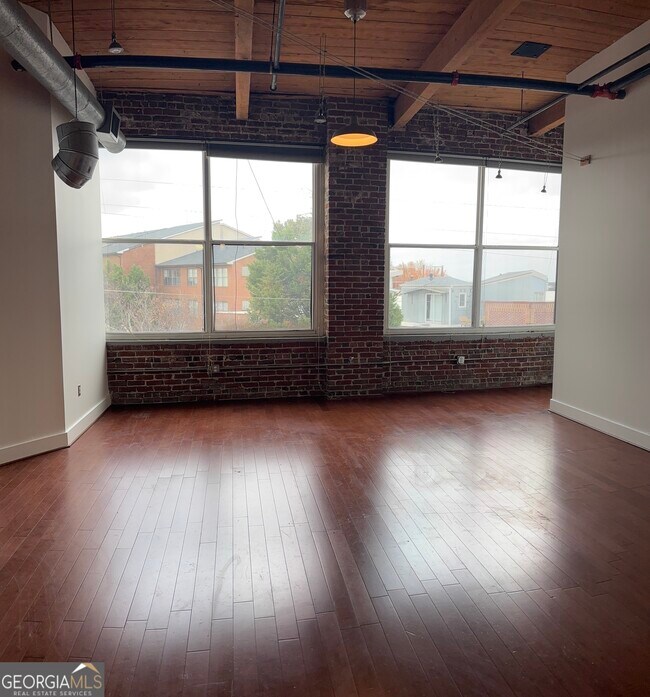 Building Photo - 204 Walker St SW