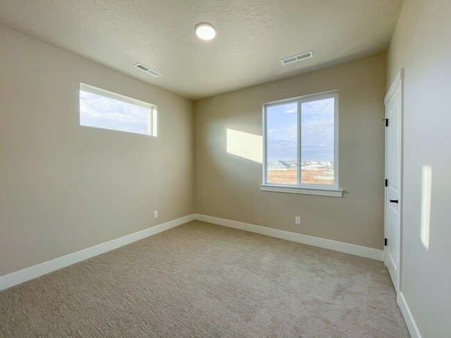 Building Photo - 6273 S Binky Ave