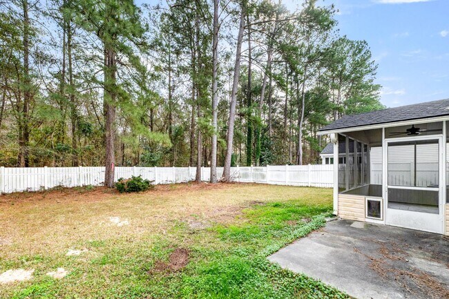 Building Photo - 129 Towering Pine Dr