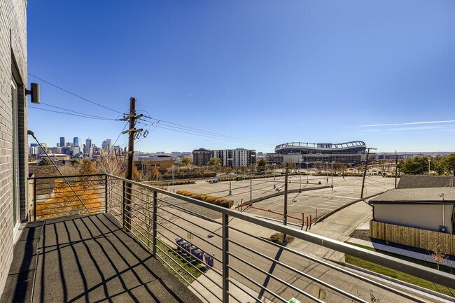 Building Photo - 2851 W 21st Ave