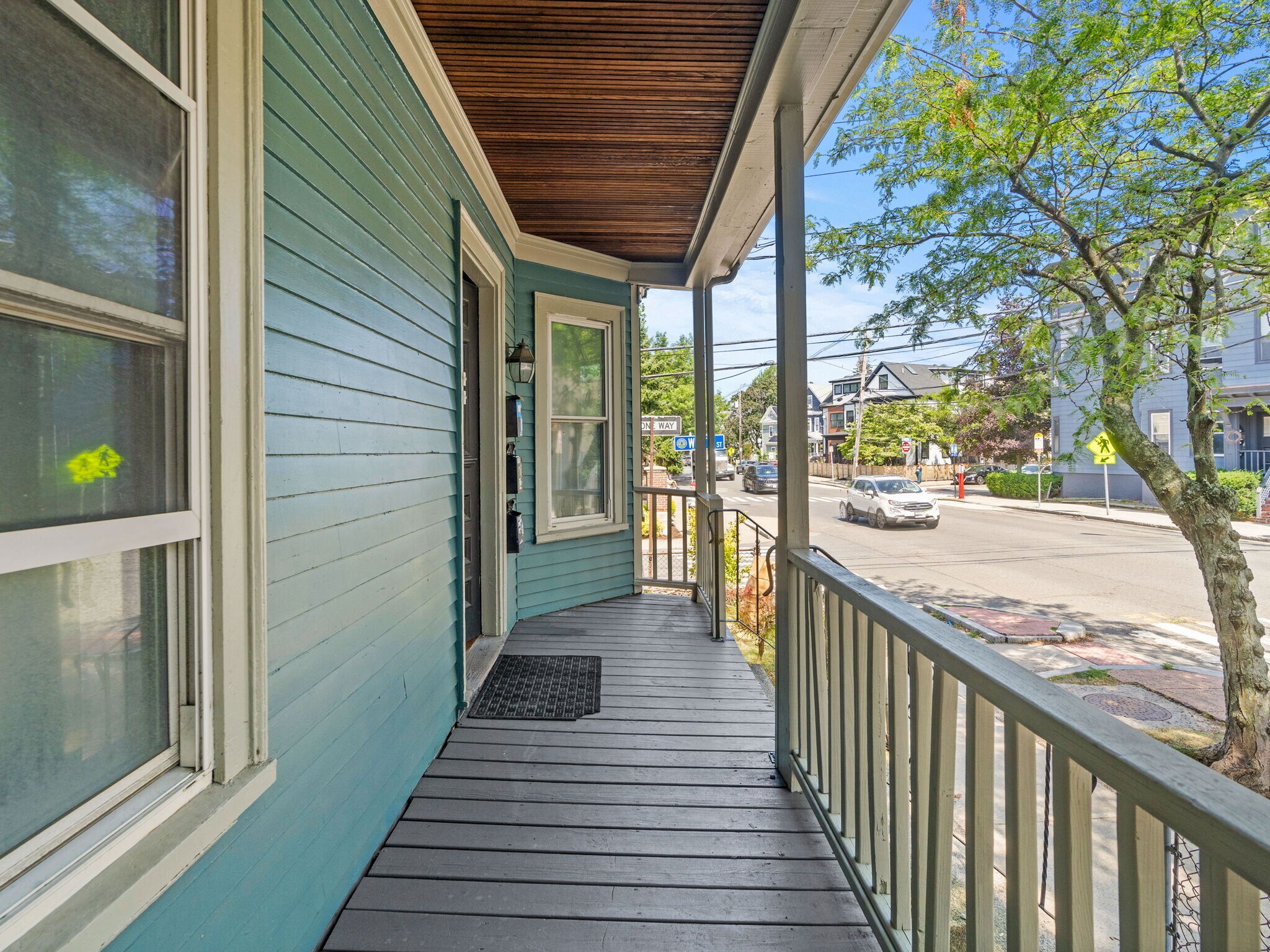 Building Photo - 98 Elm St