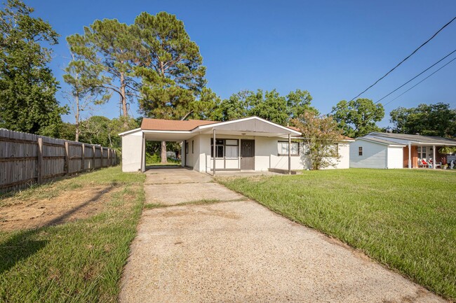 Building Photo - 3306 Whitmore St