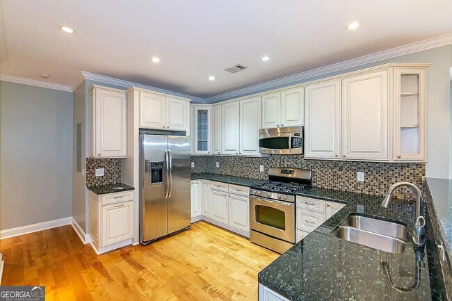 Building Photo - 1282 Monroe Dr NE