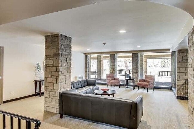 Building Photo - 2500 Windsor Mall