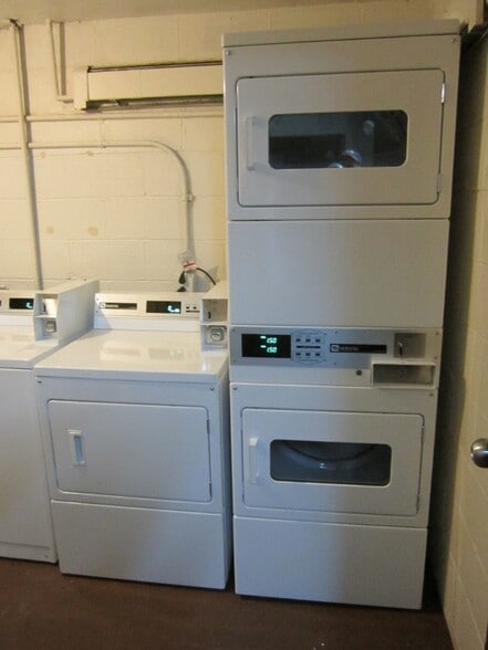 Building Photo - 6350 Forward Ave