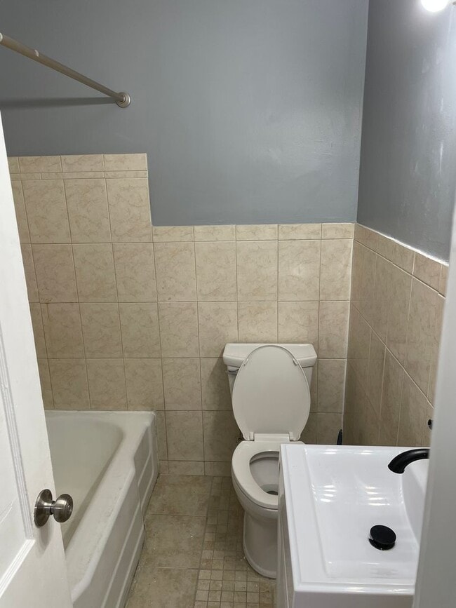 Building Photo - Two-Bedroom Home in Baltimore