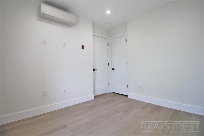 Building Photo - NEW 1 BED in Bushwick!