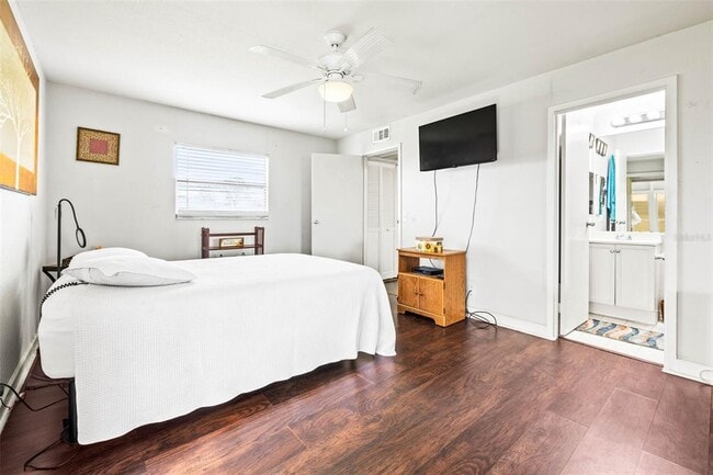 Building Photo - 1801 Bedford Ln