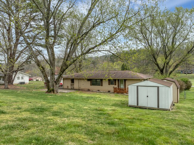 Building Photo - 8848 W Simpson Rd