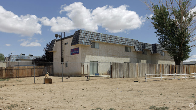 Building Photo - Apple Valley Townhomes