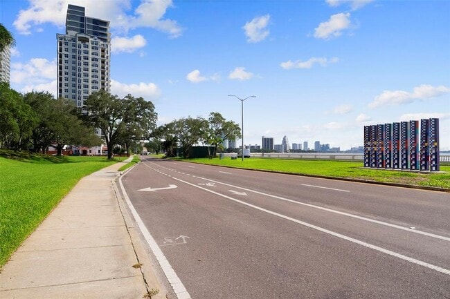 Building Photo - 3301 Bayshore Blvd