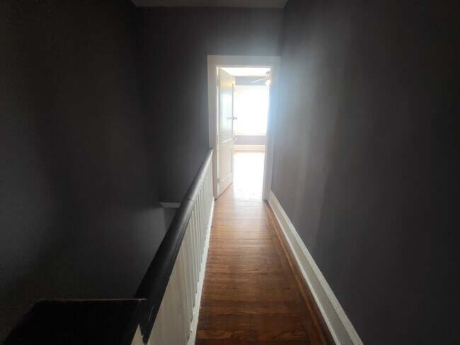 Building Photo - 5044 N Sydenham St