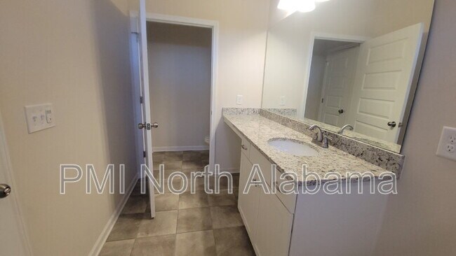 Building Photo - 13030 Lantern Pointe Wy