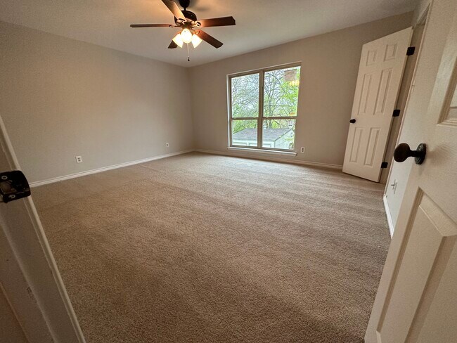 Building Photo - 2001 Emerson Ln