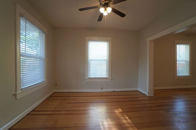 Building Photo - 808 E Kiowa St